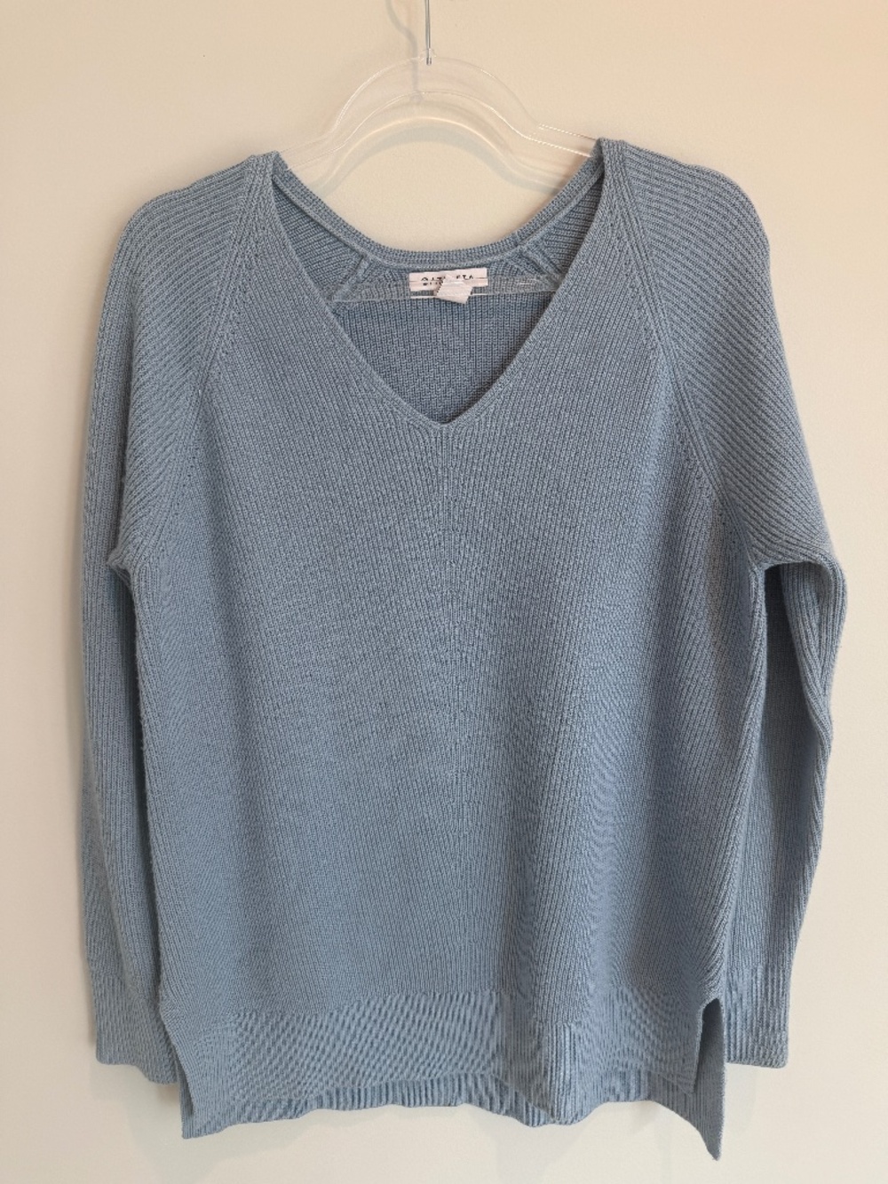 Athleta Blue Hanover Merino Wool V-Neck Sweater Size Medium GUC